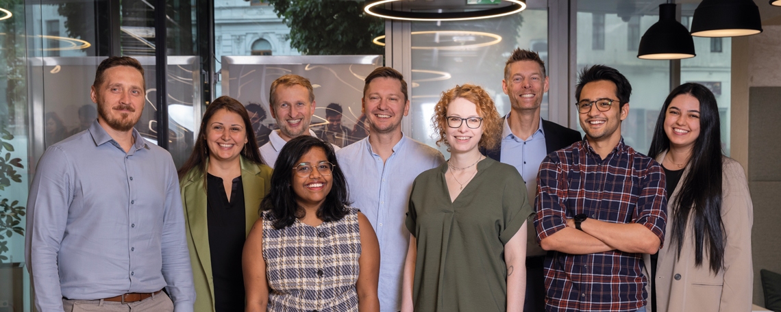 Business Development Analyst (f/m/d), 1. image